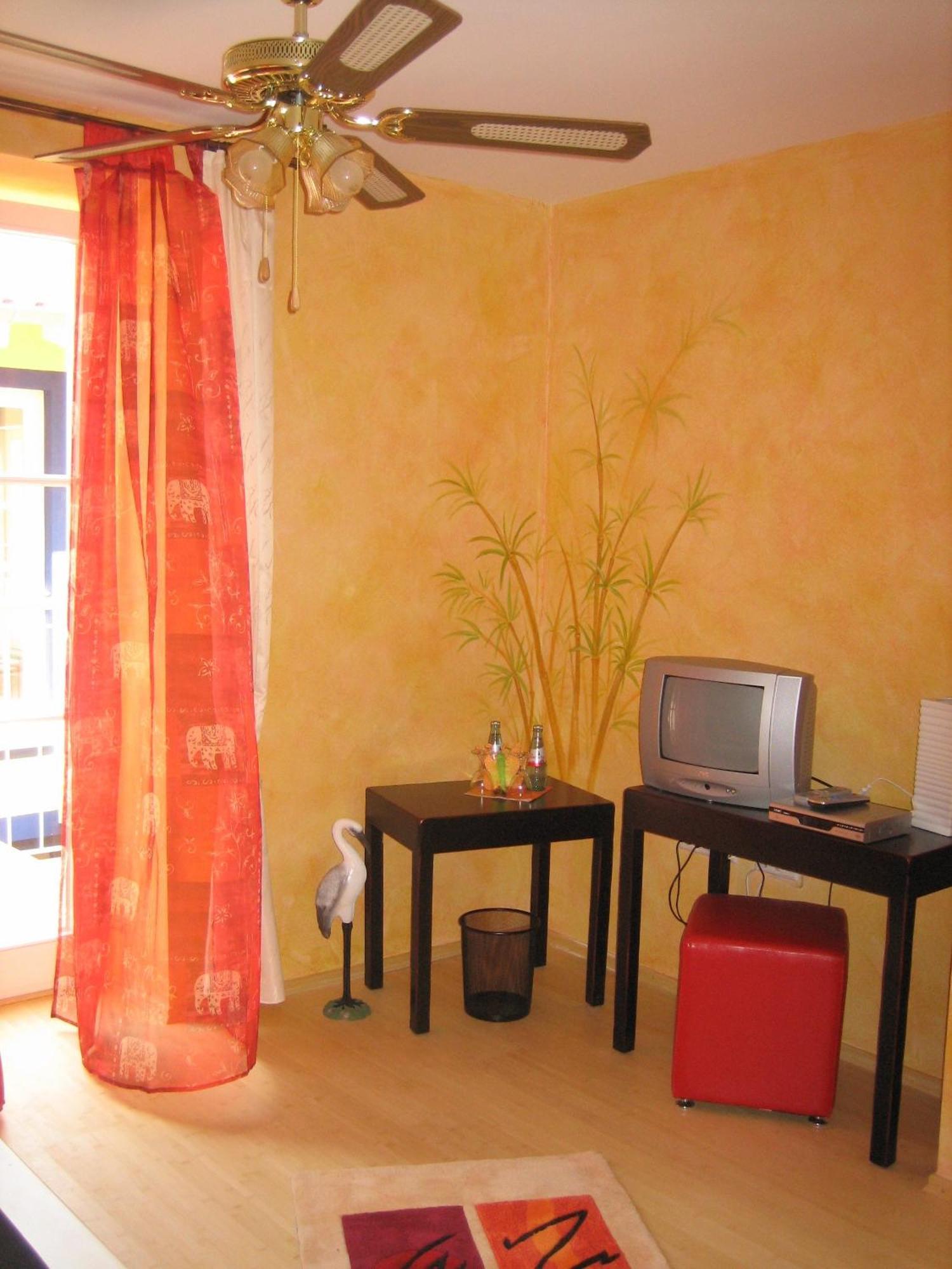 Cleo'S Hotel Kallstadt Ruang foto